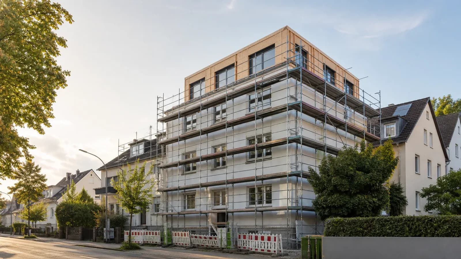 Haus aufstocken: Genehmigung und Regeln in allen 16 Ländern